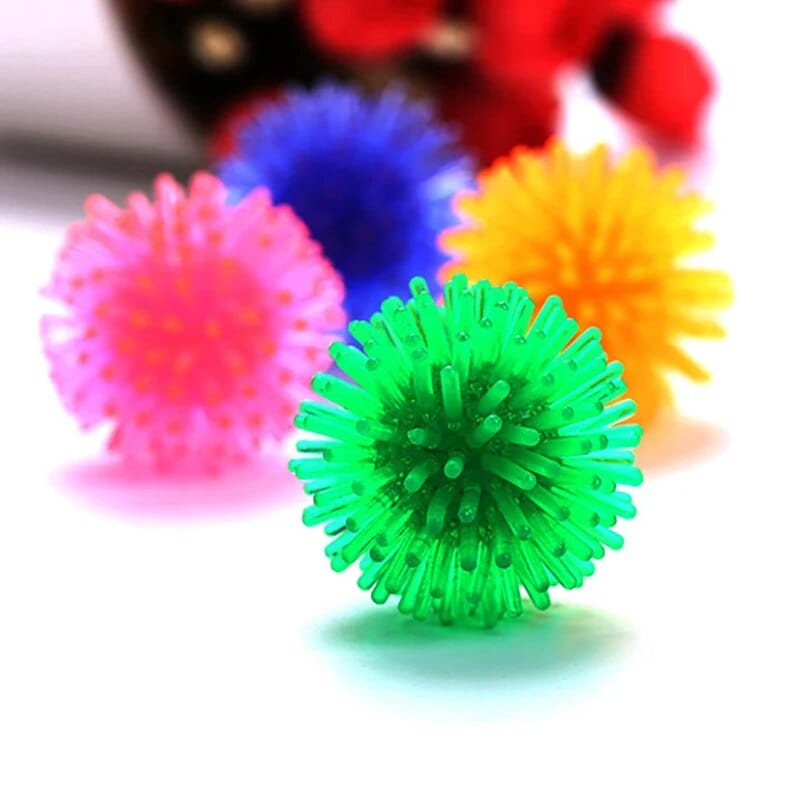 10Pcs/lot 3.5cm/5cm Random Color PVC Interactive Rubber Ball Elastic Bite Chew Cat Toys Thorn Pet Supplies Cat Casual